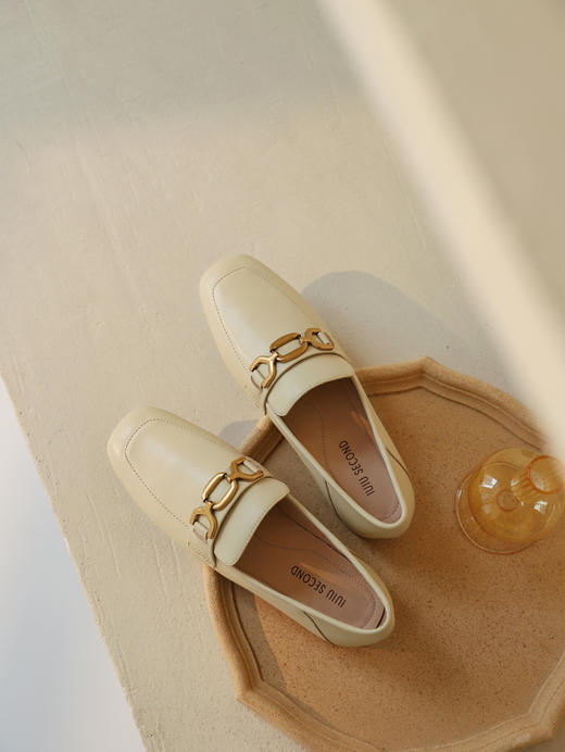 IUIUSECOND 舒软羊皮革通勤乐福鞋女 商品图4