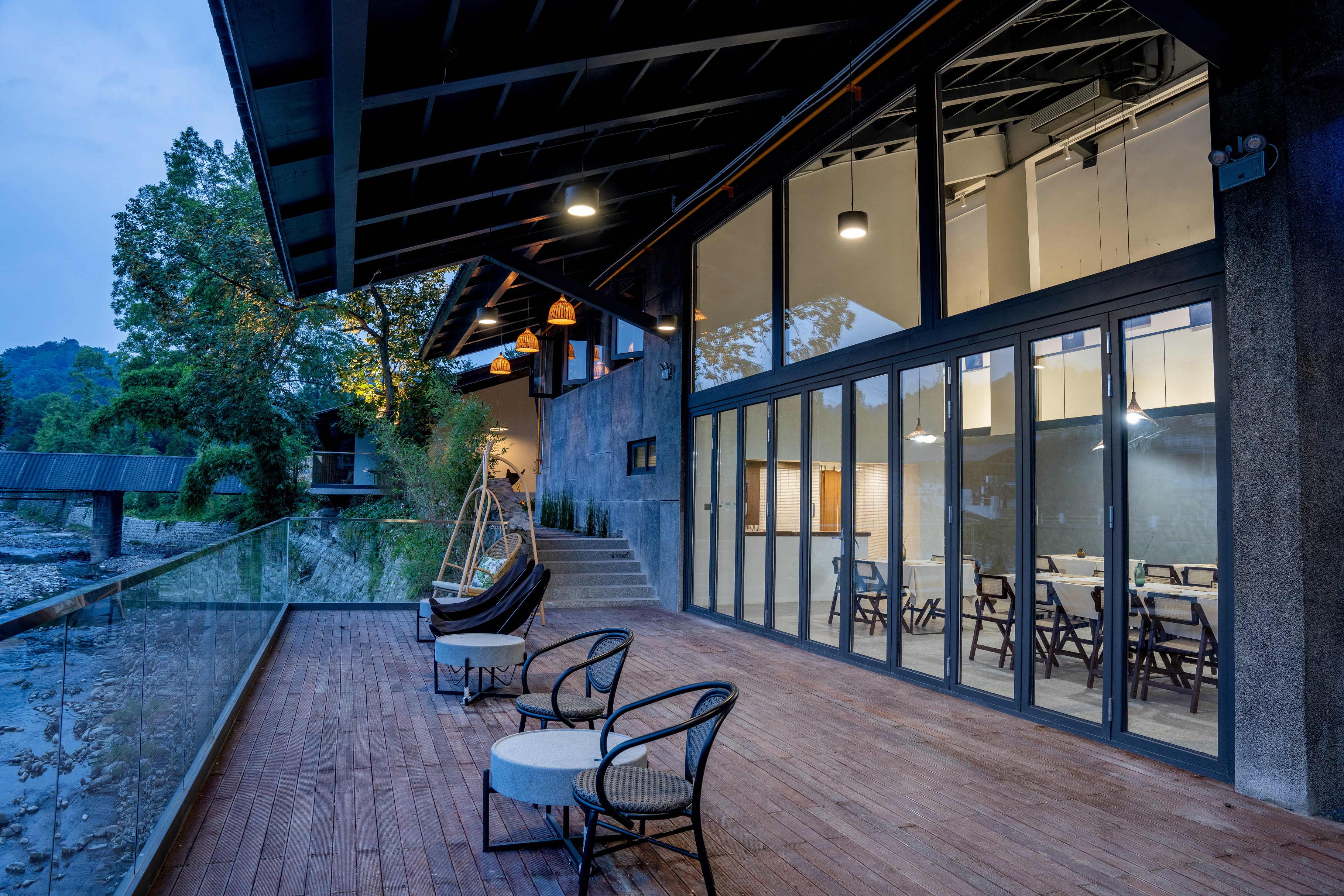 【彭州·446号院】10房小院，可单房预定，住亲子滑滑梯房，儿童游玩，床多，成都1h抵达·靠山临溪，全屋地暖QSXZ