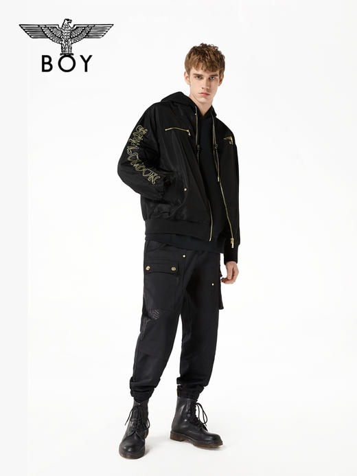 BOYLONDON短外套男女同款22春夏新品金色LOGO字母绣花夹克B221N2301802 商品图3