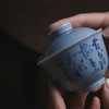 忘言 手绘青花 四季良辰 诗文二才盖碗 容量120ml 口径8.3cm 高7.8cm 碗身书：黄花红树，春不知秋；白雪青松，冬亦胜夏。春夏园林，秋冬山谷；一心无累，四季良辰。 商品缩略图3