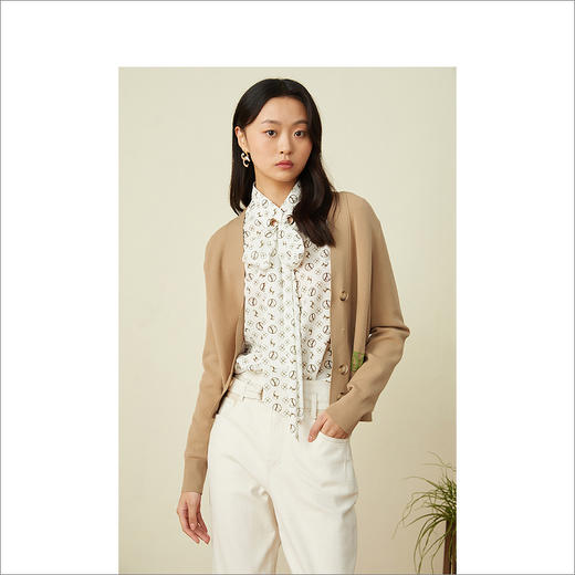 YINER音儿2022春新款字母提花V领针织开衫外套8c32106360 商品图1