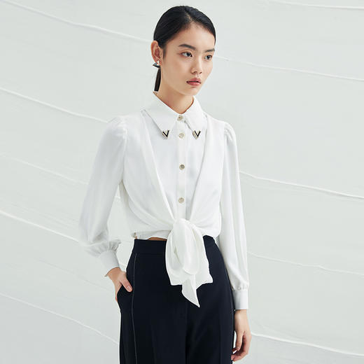 EITIE爱特爱春季新款设计感金属装饰复古气质系带白衬衫A2209913 商品图2