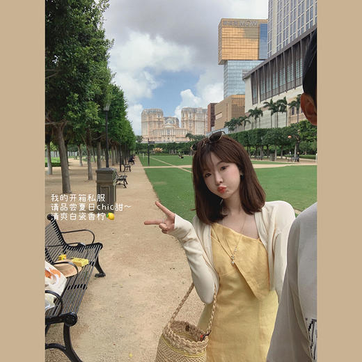 【金蘑菇菇 恋爱预感两件套】糖果色针织小开衫+修身吊带裙 商品图3