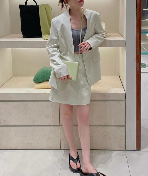 HIDEMI 水泥灰白褶皱做旧感环保皮V领西装皮衣皮裤套装 商品图5