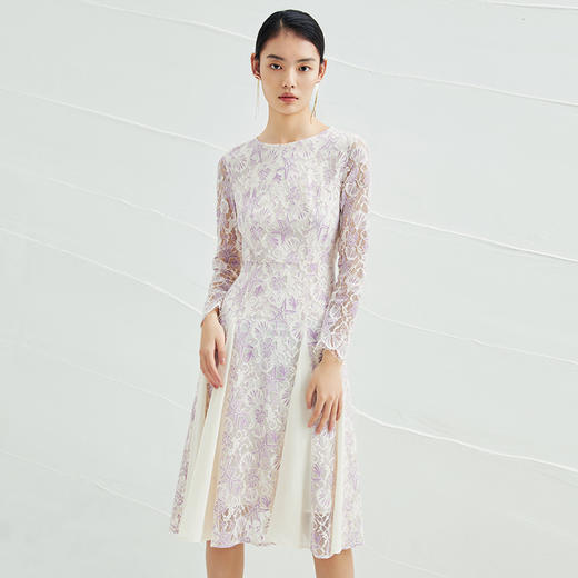EITIE爱特爱春季新款气质优雅通勤圆领显瘦蕾丝钩花a字连衣裙A2207937 商品图2