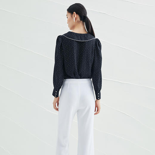 EITIE爱特爱春季新款时尚气质通勤直筒显瘦复古翻领波点衬衫A2209909 商品图3