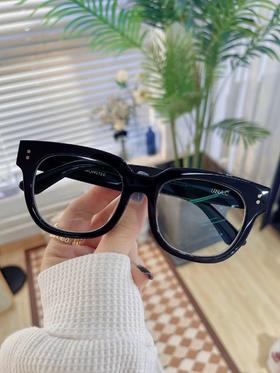 客配UNA.C经典黑色100度近视+1.56变色茶