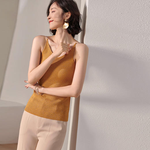 剩S 米思阳2025春季新款时尚亮片吊带衫修身内搭V领针织背心女0180 商品图3