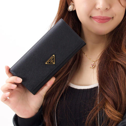 PRADA 普拉达 女士大号 Saffiano 十字纹皮革珐琅金属三角徽标票夹钱包 黑色 1MH132 QHH F0002 商品图3