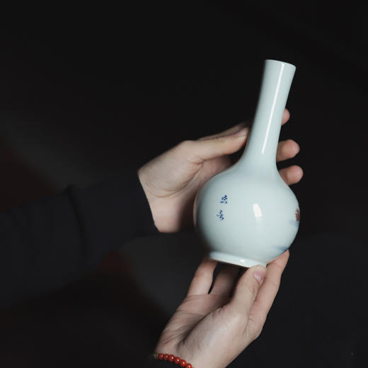 景德镇忘言造物新年手绘青花釉里红壬寅虎年大吉小花瓶赏瓶摆件 口径2.5cm 高16.3cm 腹径8.5cm 商品图3