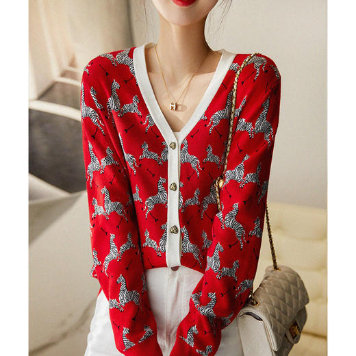 2022新款减龄针织衫女开衫V领显瘦毛衣外套  YYM8505 商品图0