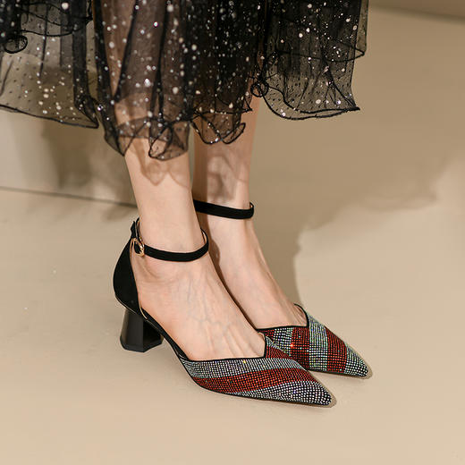 时尚休闲，羊皮拼色细跟包头凉鞋尖头一字带水钻单鞋QS-21623 商品图4