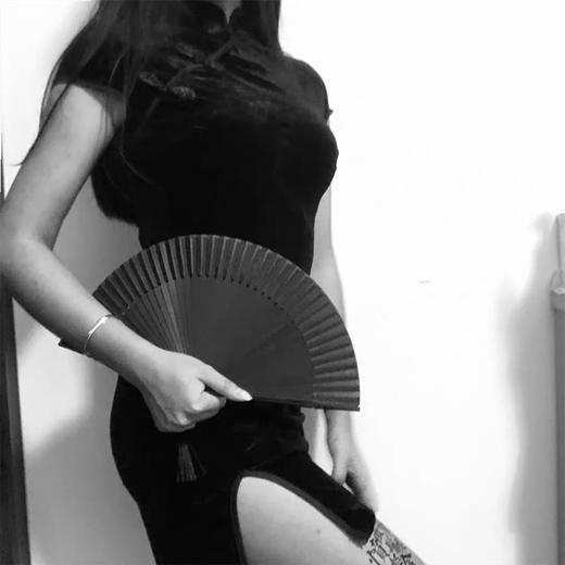 扇子古风网红霸气黑色真丝款孔雀折扇发条件家黑色扇骨扇面扇子 商品图9