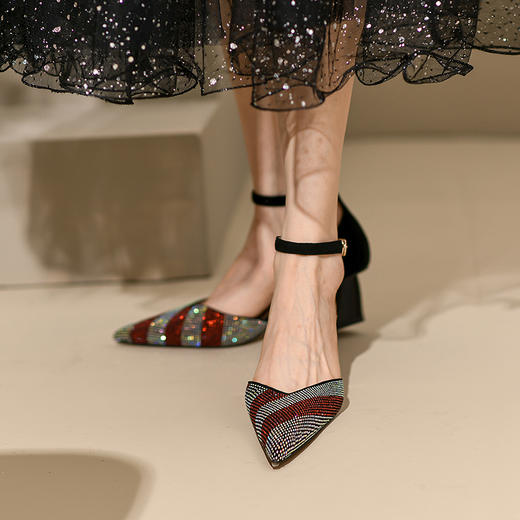 时尚休闲，羊皮拼色细跟包头凉鞋尖头一字带水钻单鞋QS-21623 商品图0