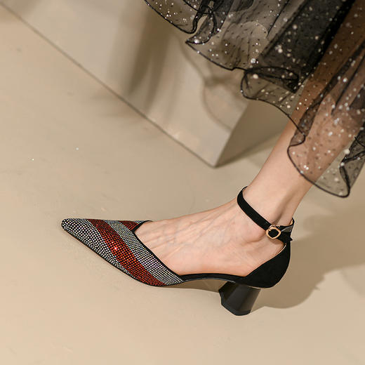 时尚休闲，羊皮拼色细跟包头凉鞋尖头一字带水钻单鞋QS-21623 商品图3