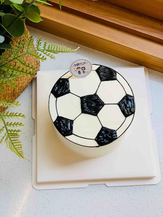 四寸足球奶油蛋糕 下单前请仔细阅读商品详情 商品图0