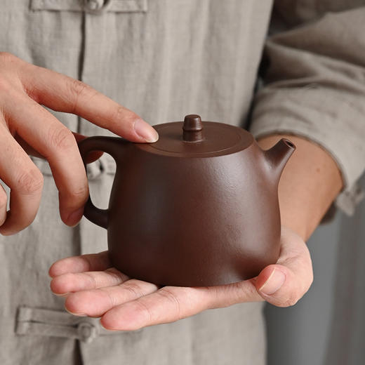 梵匠丨汉铎·玉成窑 原矿紫泥 宜兴紫砂壶 270cc 礼盒配手提袋配证书      商品图2