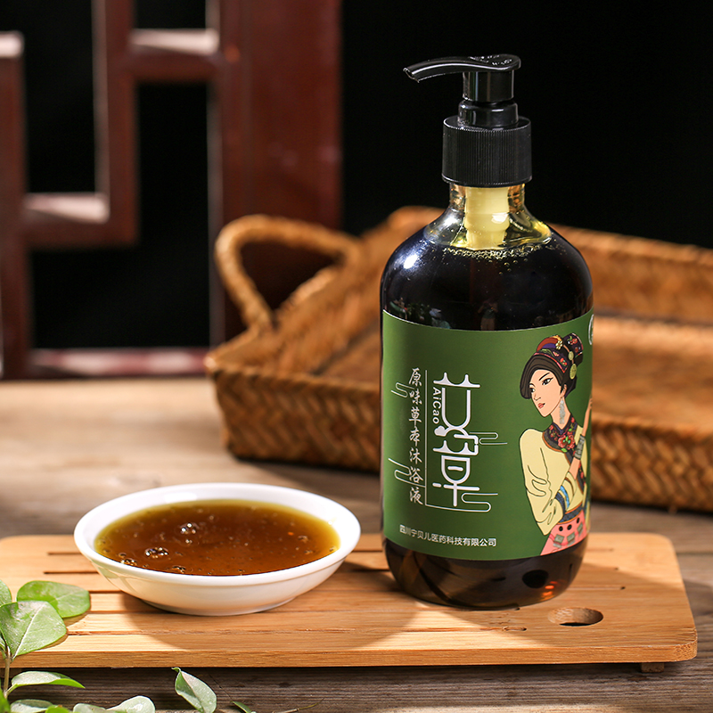 正安优选·艾草原味草本沐浴露   源自传统的草本沐浴液， 精选高山苦艾叶、 无患子、皂角、苦参等植物， 结合羌族古法技术和现代工艺制作而成。