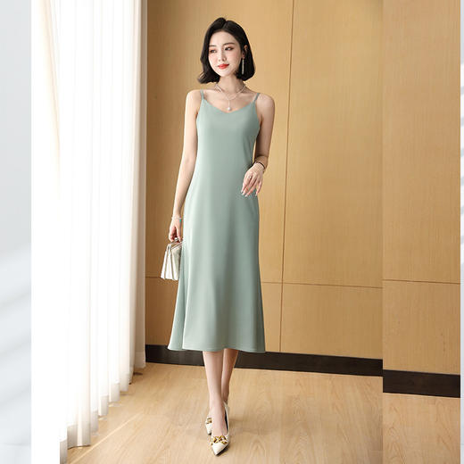 2022新款纯色成熟气质中长款显瘦吊带洋气打底女士连衣裙 MGG-XMYYQ-926 商品图2
