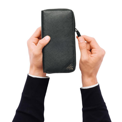 PRADA 普拉达 男女同款 Saffiano 十字纹皮革金属刻字徽标票夹钱包 黑色 2ML317 QME F0002 商品图3