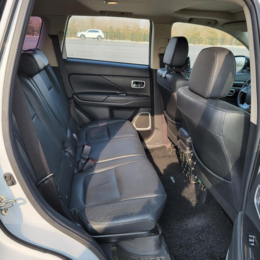 三菱 欧蓝德 2.0L 两驱荣耀版 5座 【长租-北京】 商品图6