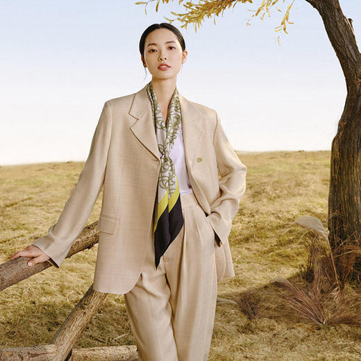 万事利-维多利亚-双面印花大斜巾-22cm*150cm 100%桑蚕丝 商品图3