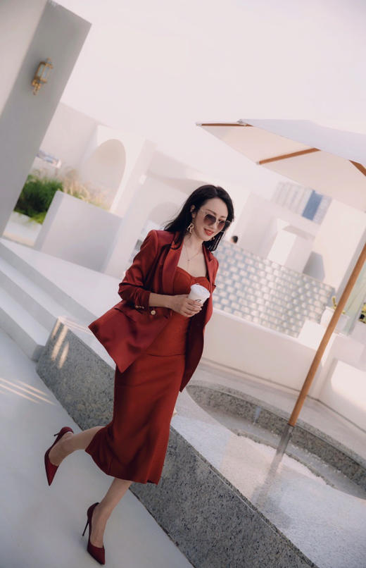 4616  “邂逅”抹胸吊带连衣裙
性感高级 乘风破浪的姐姐颈袖添香 商品图3