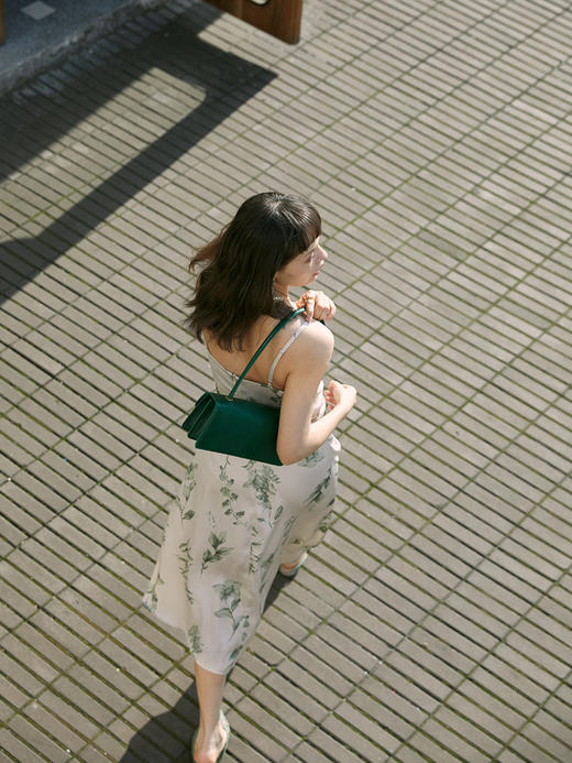 HeyDress烟雨裙素雅印花吊带连衣裙女收腰设计感吊带裙裙子 商品图0