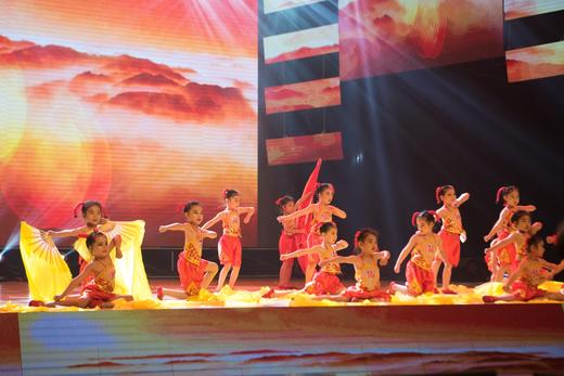 【萌宝舞蹈艺术室 柳影路店@宽城区】19.9元抢购3次中国舞启蒙课，让孩子爱舞台上的自己，启蒙班考级班同步招生！名额有限！ 商品图0