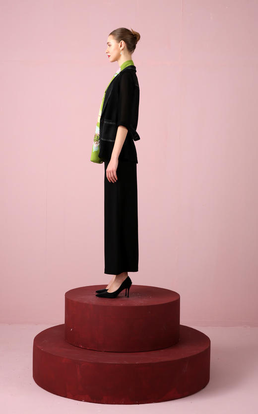 2A5215--漆黑色外套 商品图6