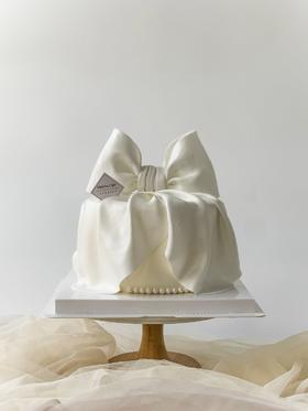 定制款裸蛋糕 - 白色蝴蝶结