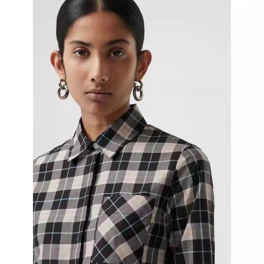 国内现货 Burberry巴宝莉女士黑粉格纹衬衫 单穿或搭配在里面都很漂亮，粉色格纹底 商品图3