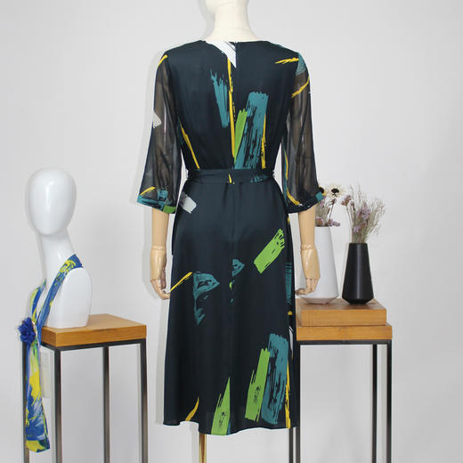 FOCALS福柯斯秋季桑蚕丝七分袖圆领修身印花连衣裙F2Y2X212GV 商品图1