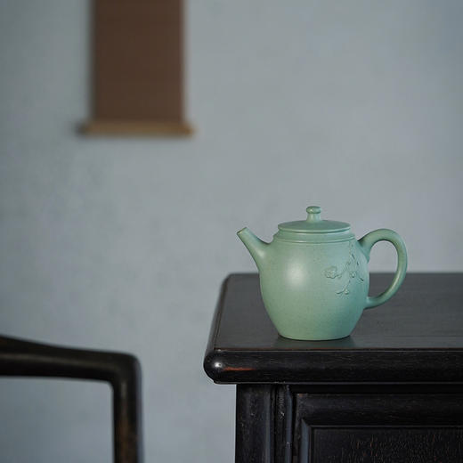 龙德堂陶艺 汤宣武《十二月花神·暗香疏影（一月花梅花）》 苹果绿 290 cc 商品图1