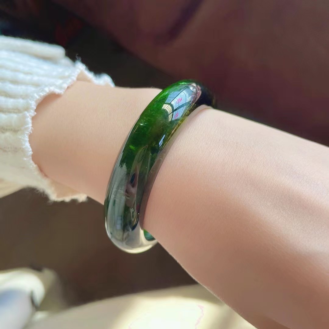 3克 天然绿碧玺手镯