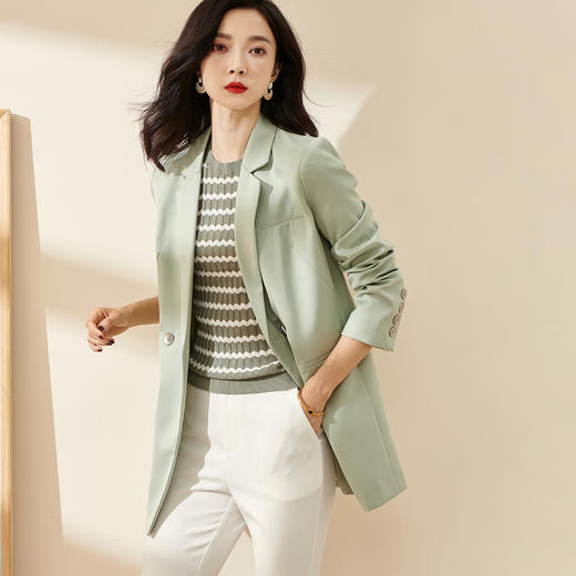 剩S/M/L/XL 芳外2026春季新款简约气质浅绿色西装职场通勤宽松长袖外套0451 商品图0