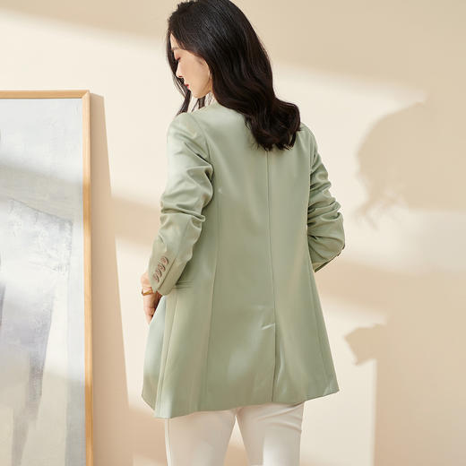 剩S/M/L/XL 芳外2026春季新款简约气质浅绿色西装职场通勤宽松长袖外套0451 商品图3