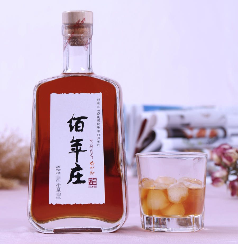 新疆佰年庄vsop白兰地700ml bainianmanor vsop brandy