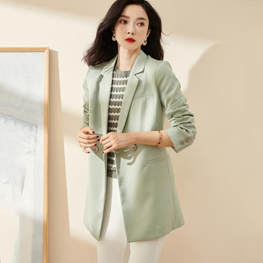 剩S/M/L/XL 芳外2026春季新款简约气质浅绿色西装职场通勤宽松长袖外套0451 商品图1