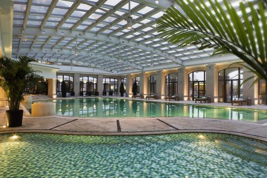 【冰雪度假】￥1080起/套！打卡沪上TOP亲子酒店『上海东方佘山索菲特大酒店』 奢享豪华房+自助早餐+双人晚餐+室内滑雪机体验~足不出沪体验冰雪风情，有效期至2022年4月29日 商品图3