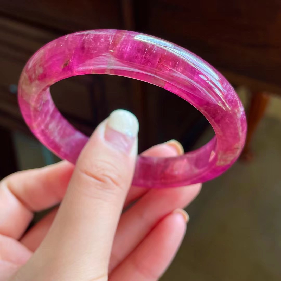 8g 57.2mm天然红碧玺手镯