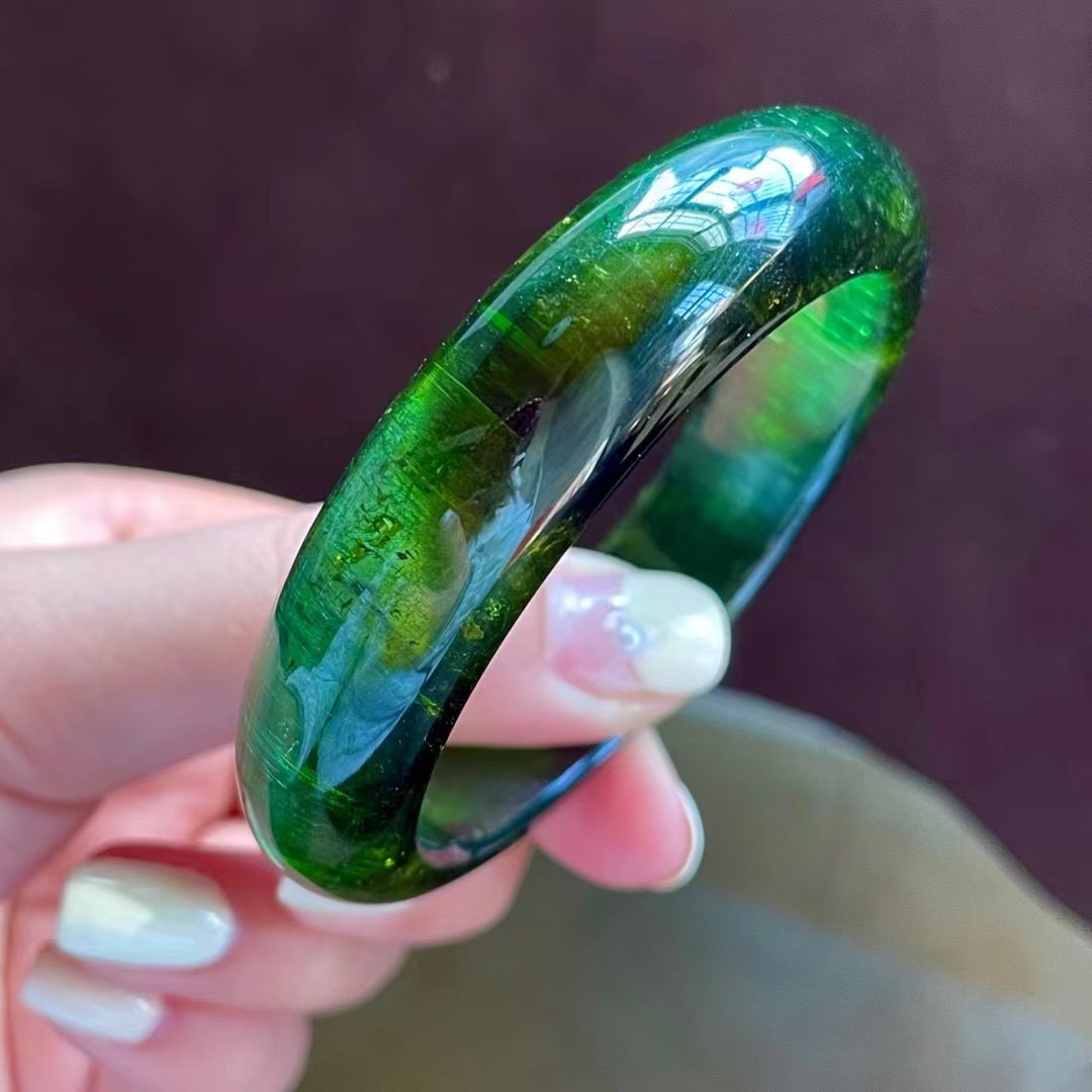 3克 天然绿碧玺手镯