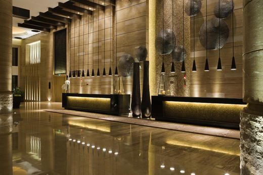 【冰雪度假】￥1080起/套！打卡沪上TOP亲子酒店『上海东方佘山索菲特大酒店』 奢享豪华房+自助早餐+双人晚餐+室内滑雪机体验~足不出沪体验冰雪风情，有效期至2022年4月29日 商品图2