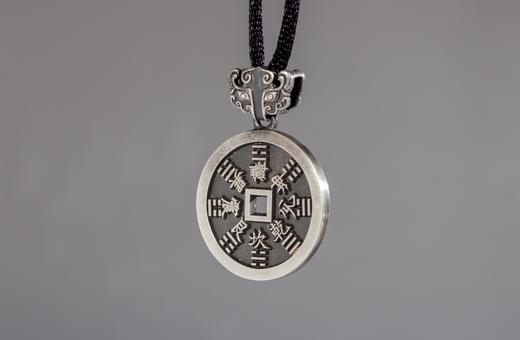 矩德泉坊  纯银手作 山鬼方孔背八卦吊坠 商品图8