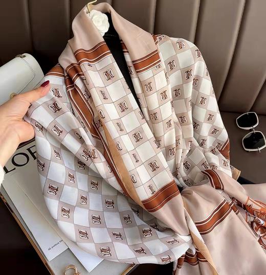 兰诗雨春季欧美风马车款真丝丝巾 商品图2