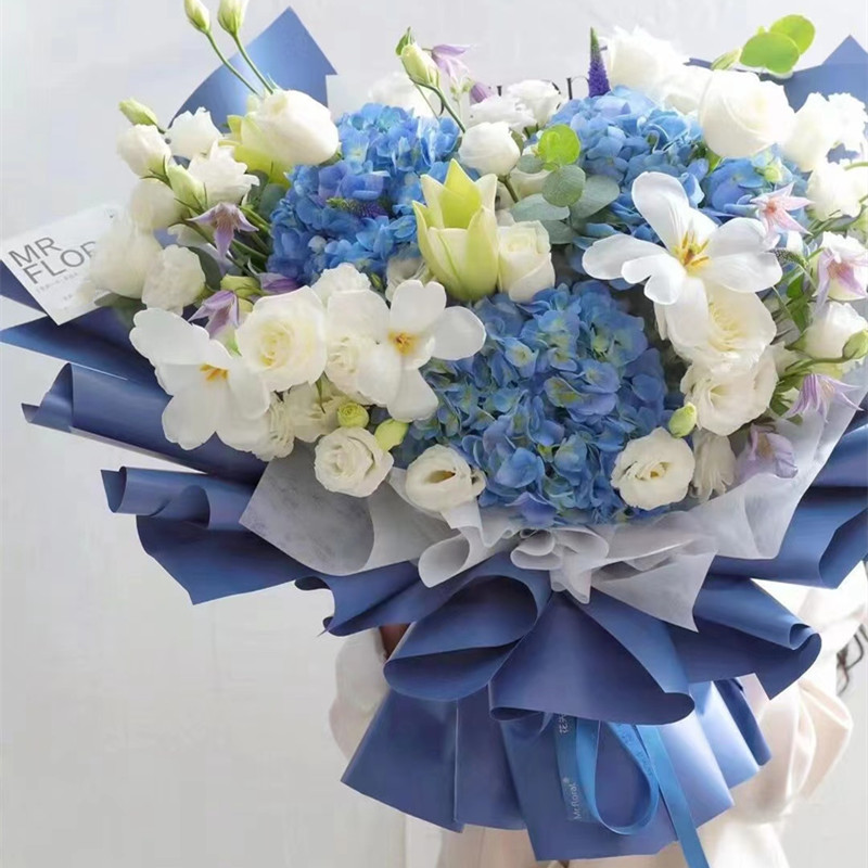 绅士风度 绣球玫瑰鲜花花束