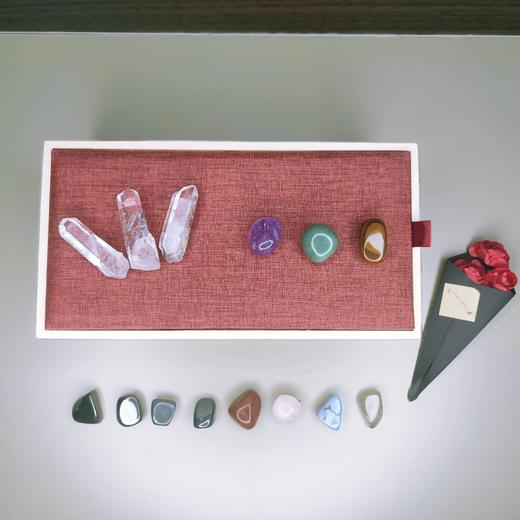 八色 水晶石套装  装饰品摆件 商品图0