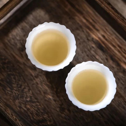 【推荐】云南当年的月光 皓月白霜 357克茶饼 商品图1