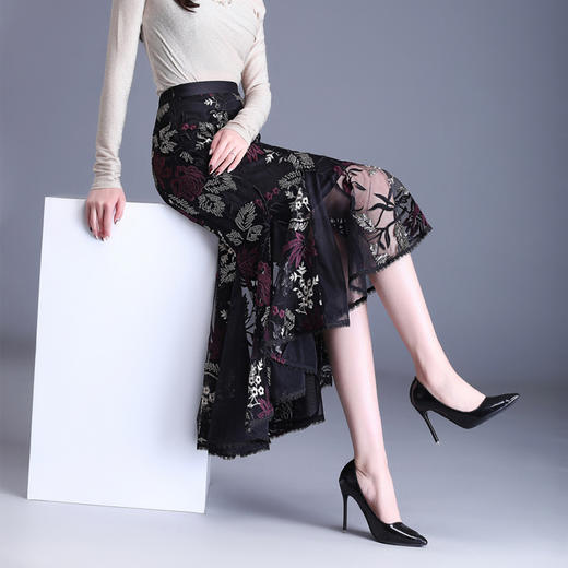 鱼尾网纱重工刺绣包臀半身裙女2022春季新款高腰气质一步中长裙 TY6811 商品图1