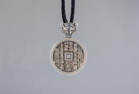 矩德泉坊  纯银手作 山鬼方孔背八卦吊坠